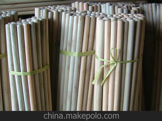 廠家直銷(xiāo)1.2*25原木拖把柄圖片