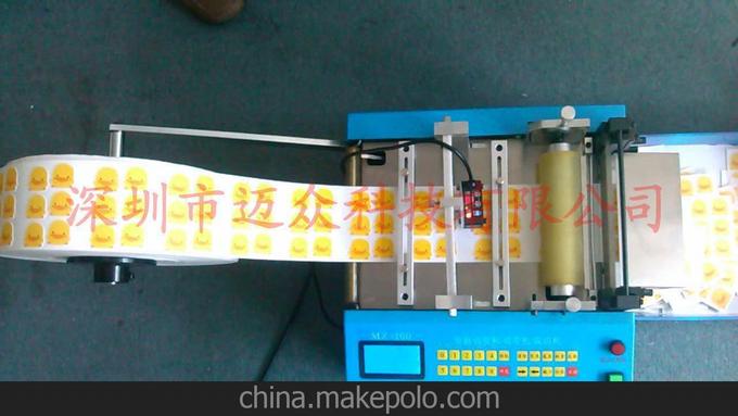 電池標簽自動切斷機^手機電池標簽剪切機^手機電池商標定位切割機圖片